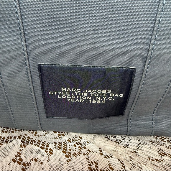 Marc Jacobs Medium Light Blue Tote Bag - Picture 8 of 16